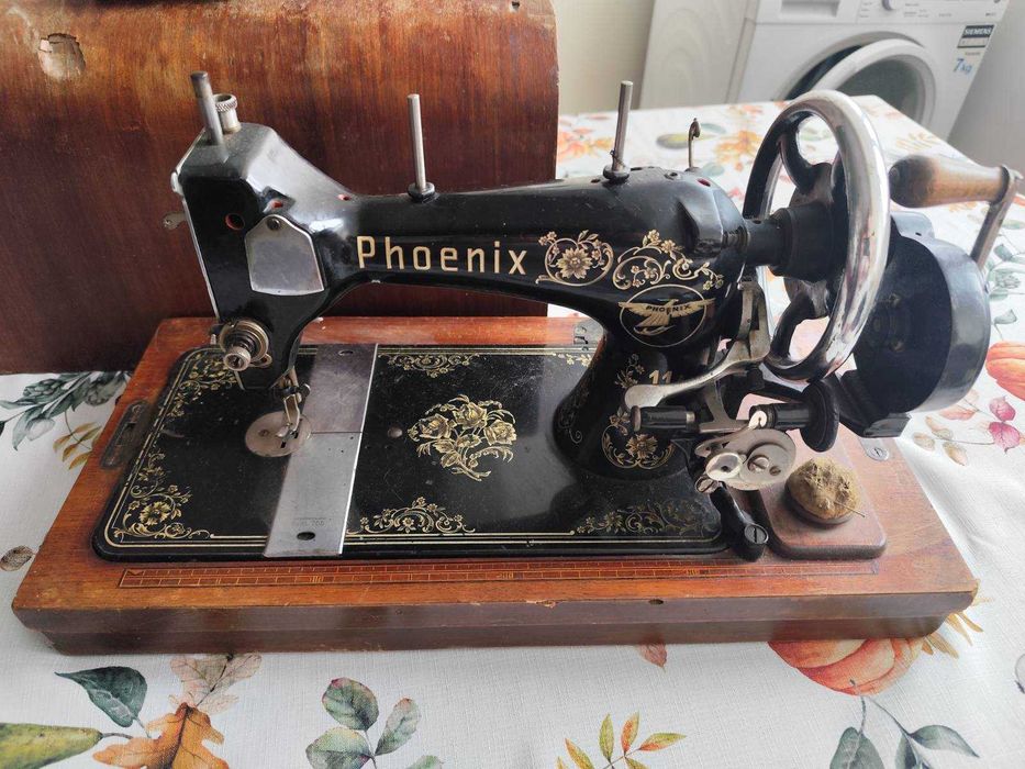 Винтидж немска ръчна настолна шевна машина Феникс (Phoenix)