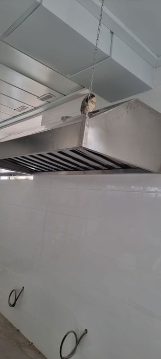 Нестандартные вытяжки из нержавеющей стали