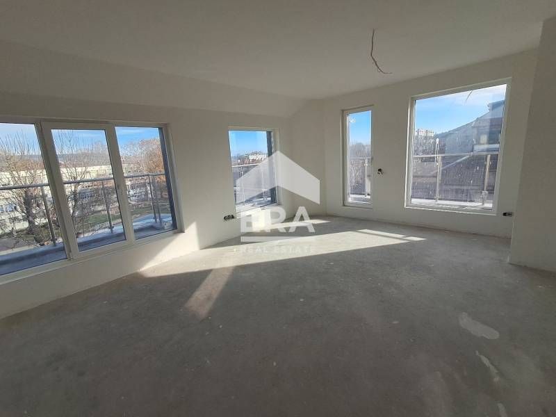 Продава се Тристаен апартамент в Варна, Аспарухово - 105 кв.м за 923 €/кв.м - Снимка #1