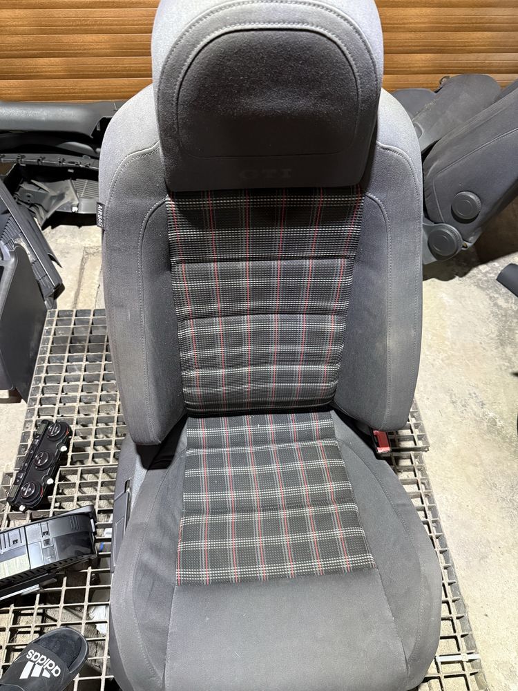 Седалки golf 5 gti