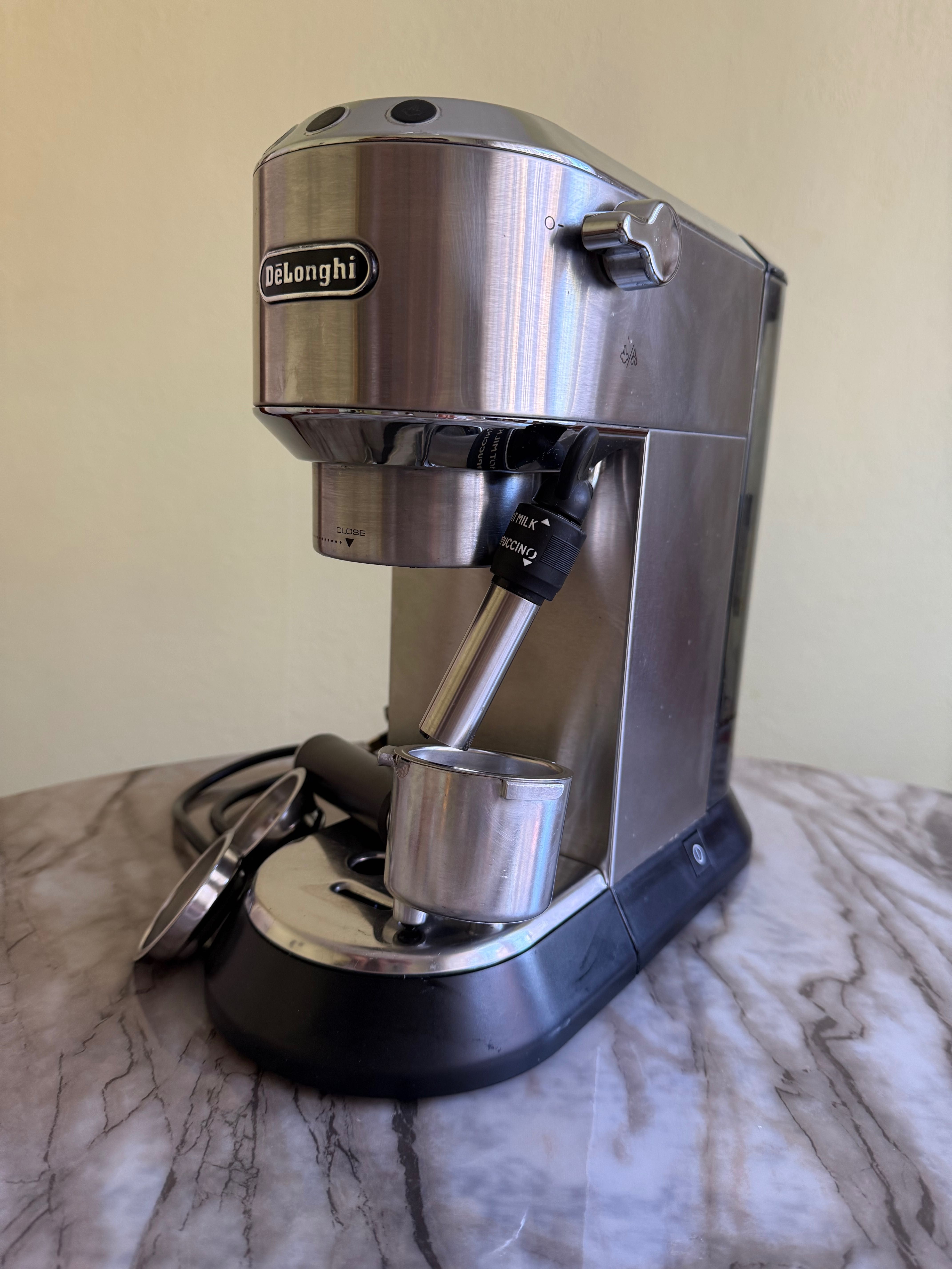 еспресо машина DeLonghi Dedica Arte EC885M