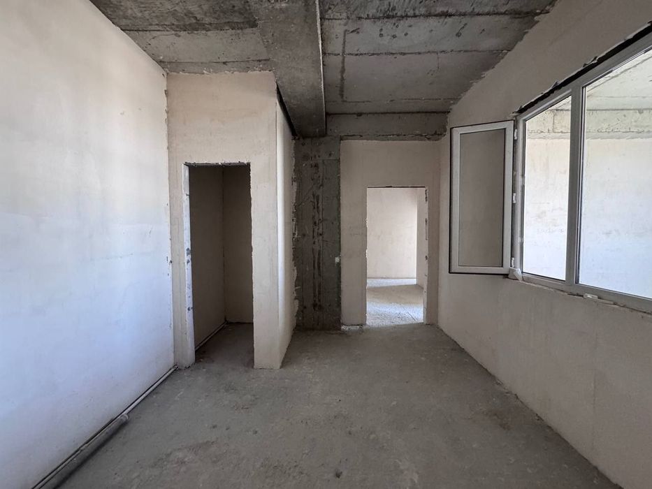 3 xonali karobka kvartira sotiladi