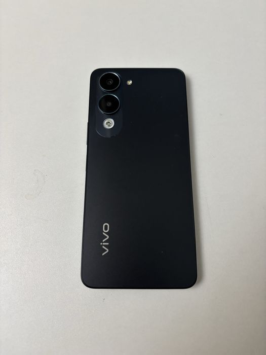 Vivo y04.