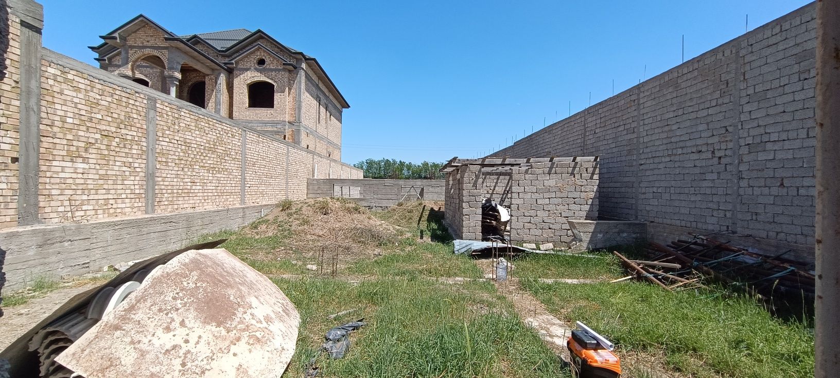Дурмон Хайдаробод СВОЙ 6 сотих земельного участка