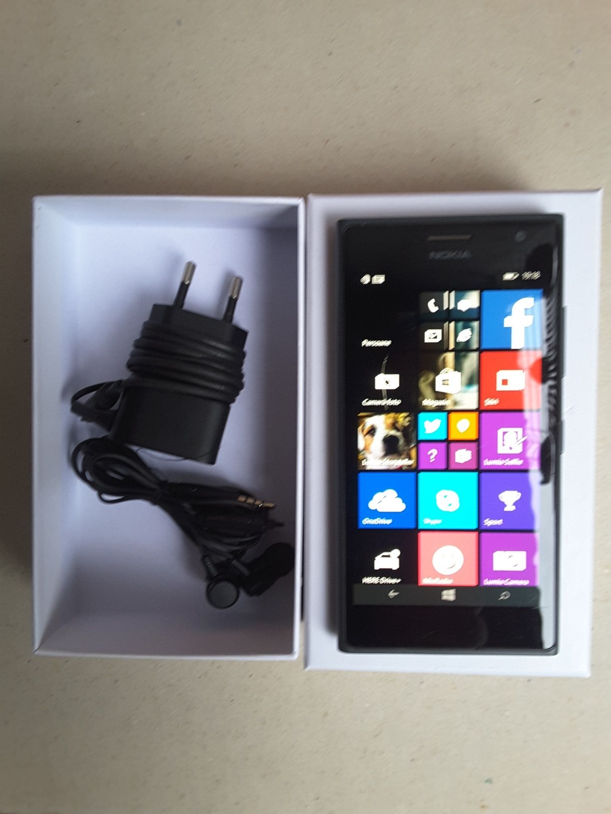 Nokia Lumia 735 Windows