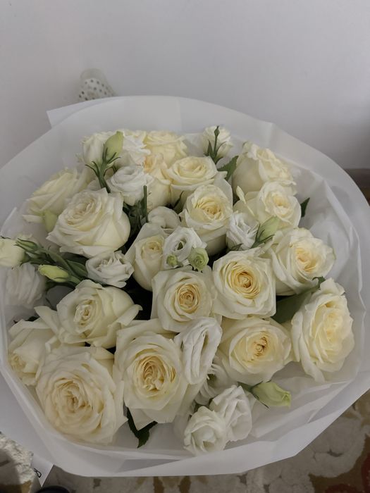 Букет цветов свежие розы