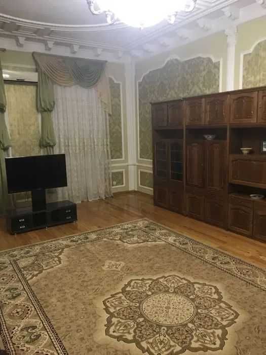 Новомосковская Евродом 4-соток в Центре, можно под Офис / id888 /