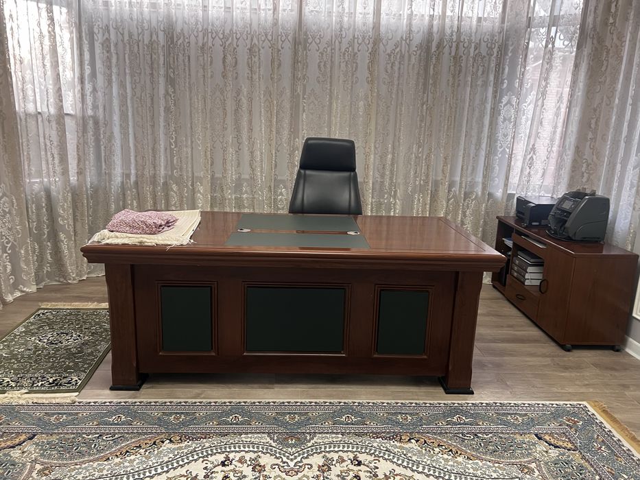 Офисный стол/ дерево