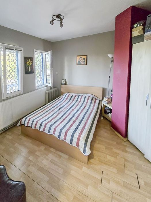 Къща в Плевен-Индустриална зона площ 240 цена 380000