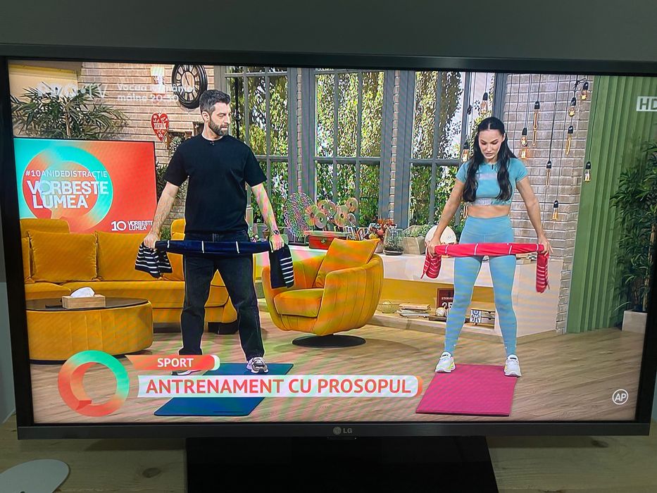 TV LG diagonala de 80 cm