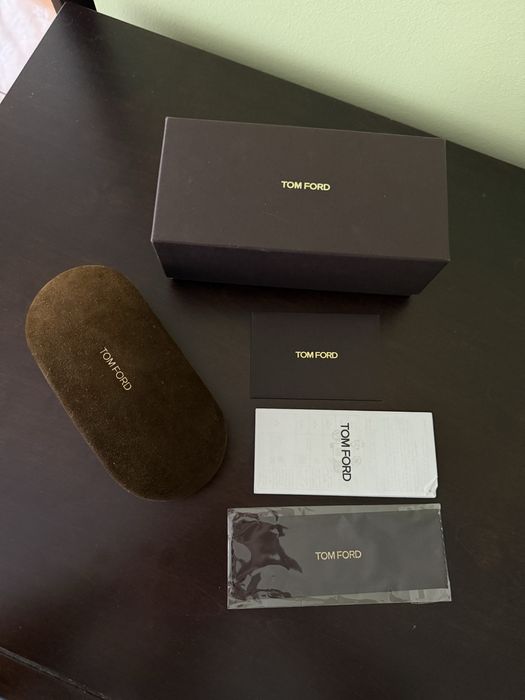 Ochelari de soare noi Tom Ford