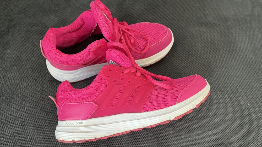 Adidas дамски цикламени маратонки