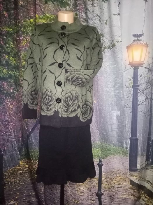 Костюм женский шерсть   жакет и юбка размер 54-56