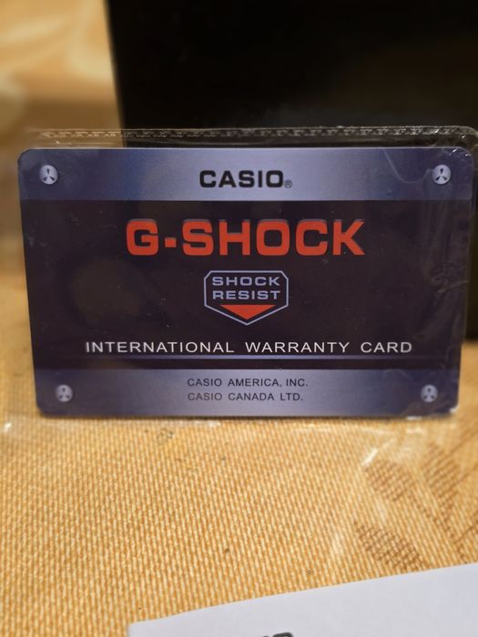 Часовник g-shock GM-B2100 W