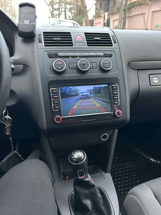 Vând Volkswagen Touran