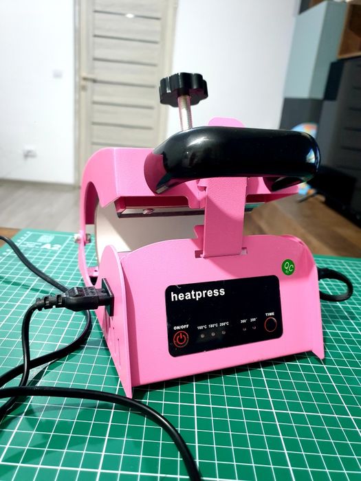 Presă termică de căni profesională – programe prestabilite, ușor de fo