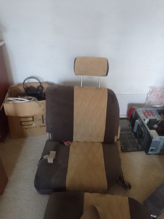 Автомобильний сиденья