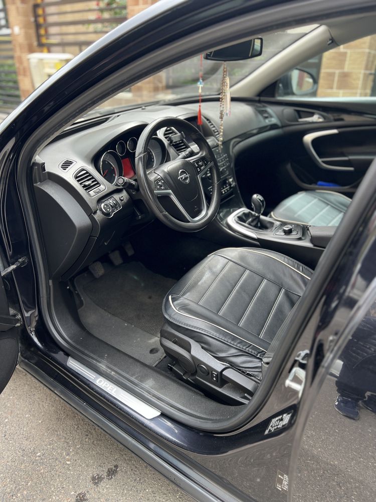 Masina Opel Insignia