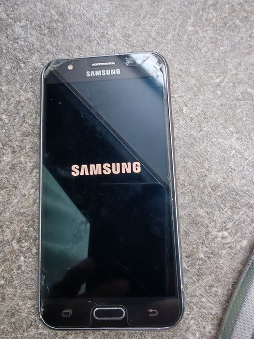 Telefon Samsung J5