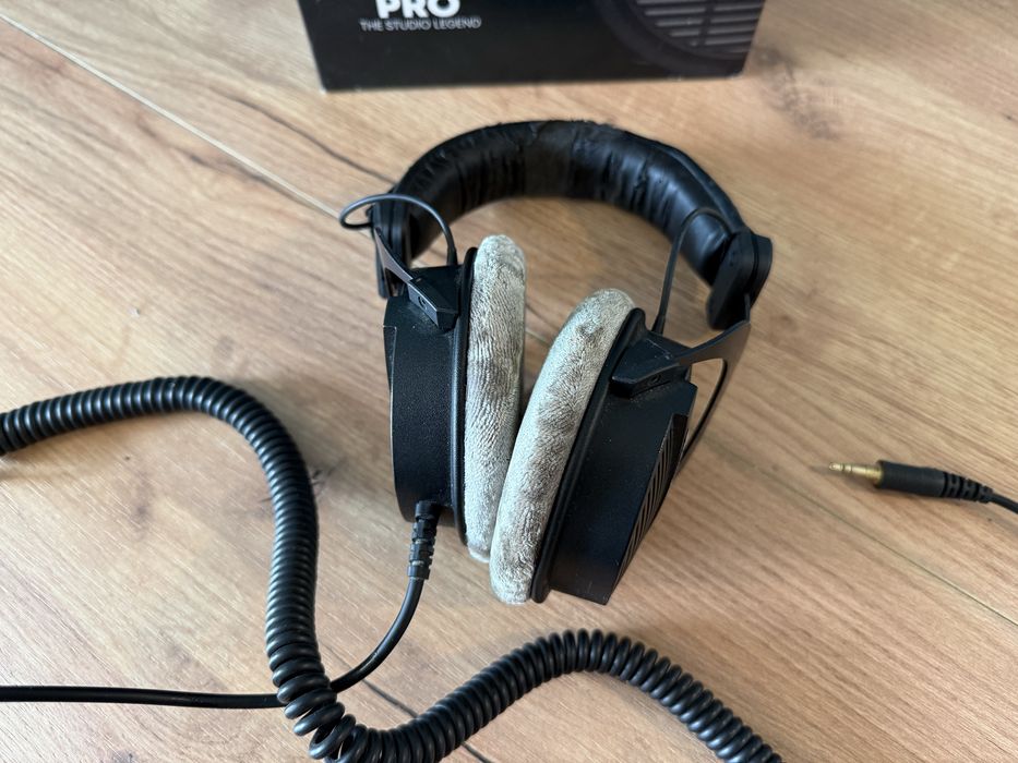 Студийни слушалки beyerdynamic DT 990 PRO