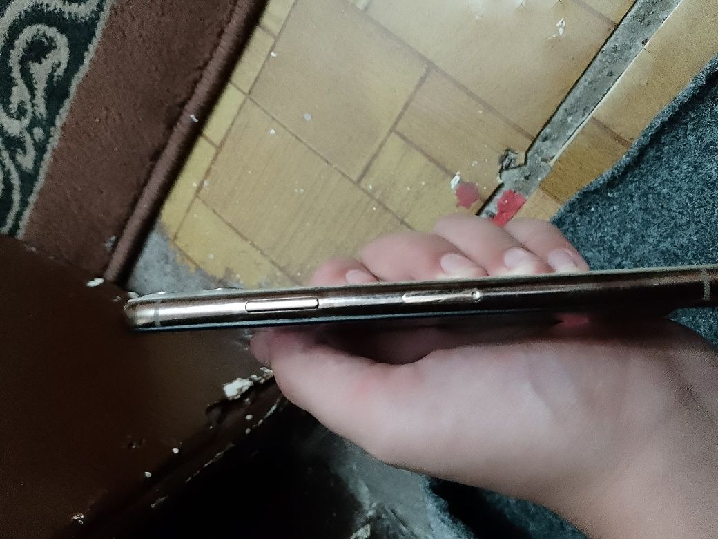 Iphone 11 pro gold narxini kelishamiz