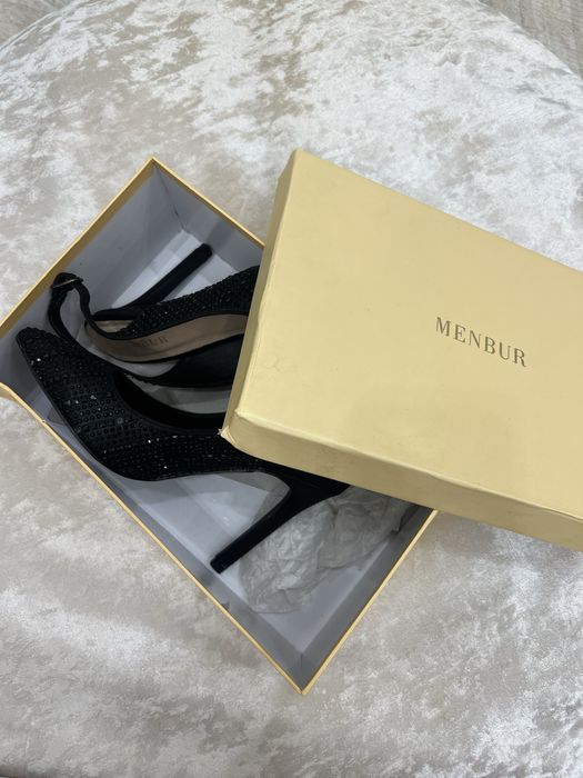 черные туфли «MENBUR»