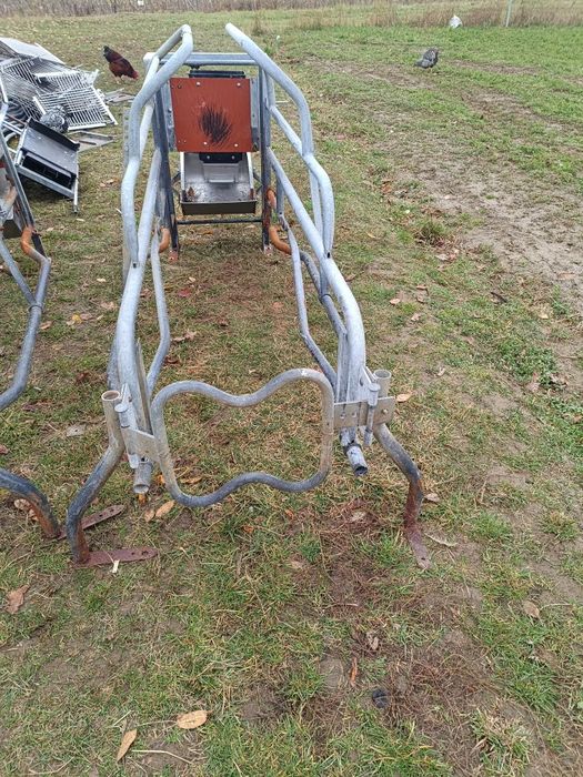 Boxe de fătare pentru scroafe