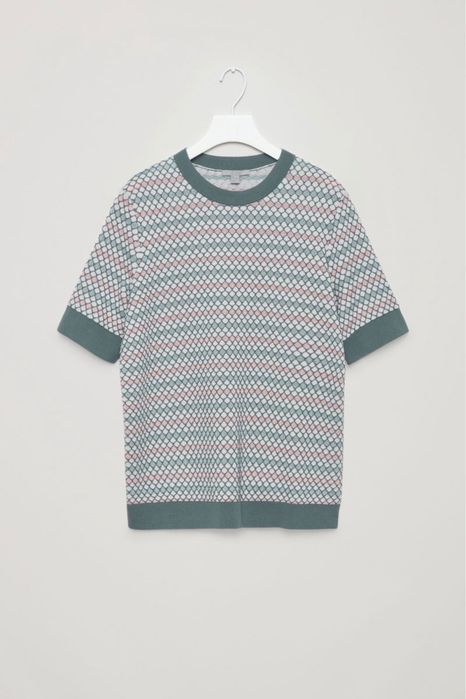 COS топ с къс ръкав