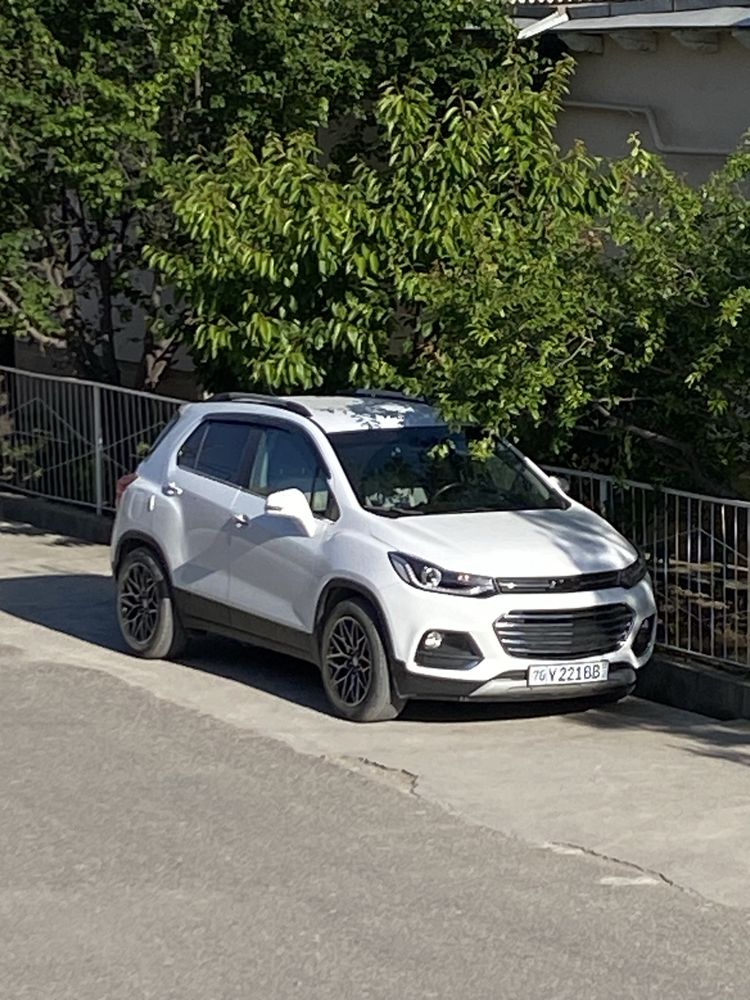 Shevralet Trekker 1