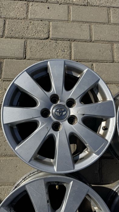 R16 5x114.3 Диски Камри 40 Ромашки