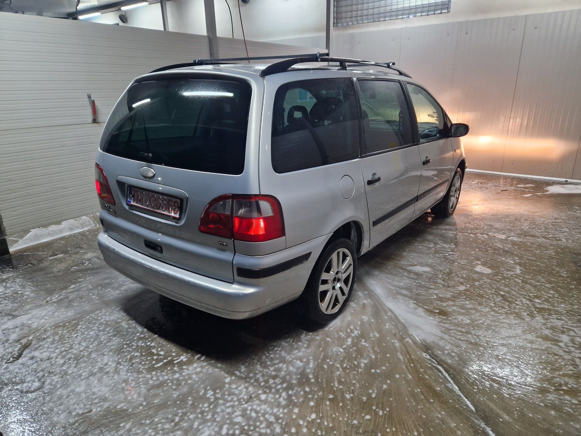 Vând ford Galaxy an 2005 motor 1,9