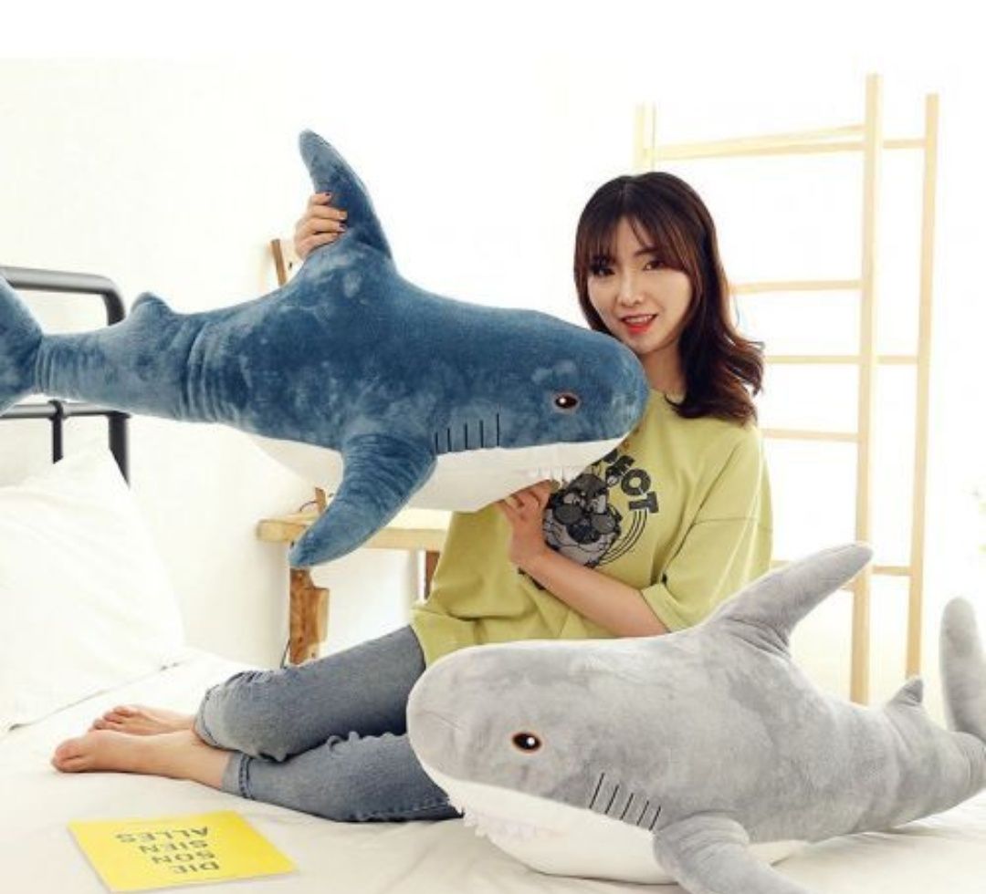 Продам мягкую игрушку акула