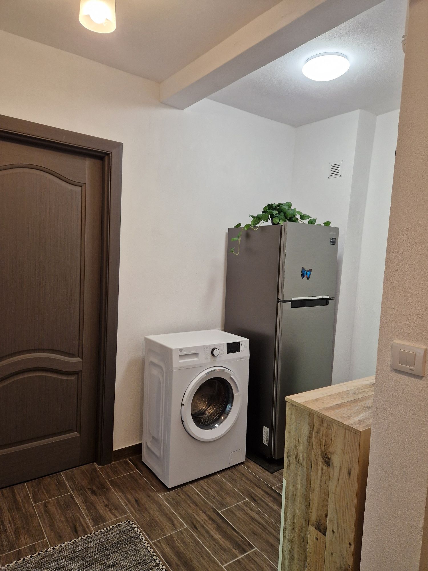 Închiriez apartament 2 camere,etajul 2,Negru Vodă,mobilat si utilat