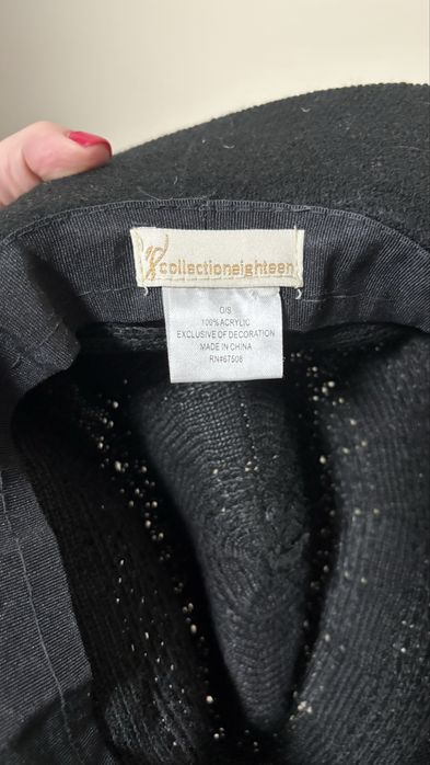 Дамска черна шапка