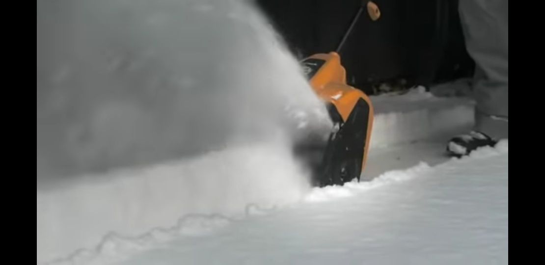 Lopată electrică de zăpadă