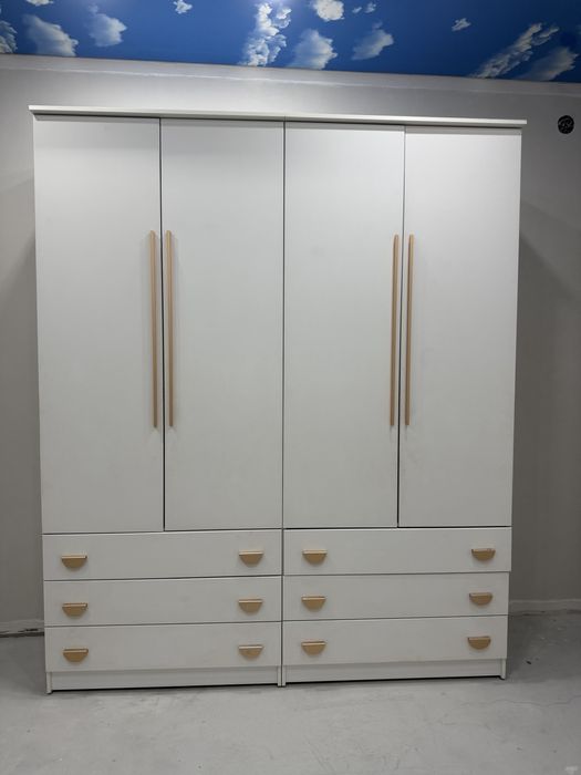 Продам белый шкаф