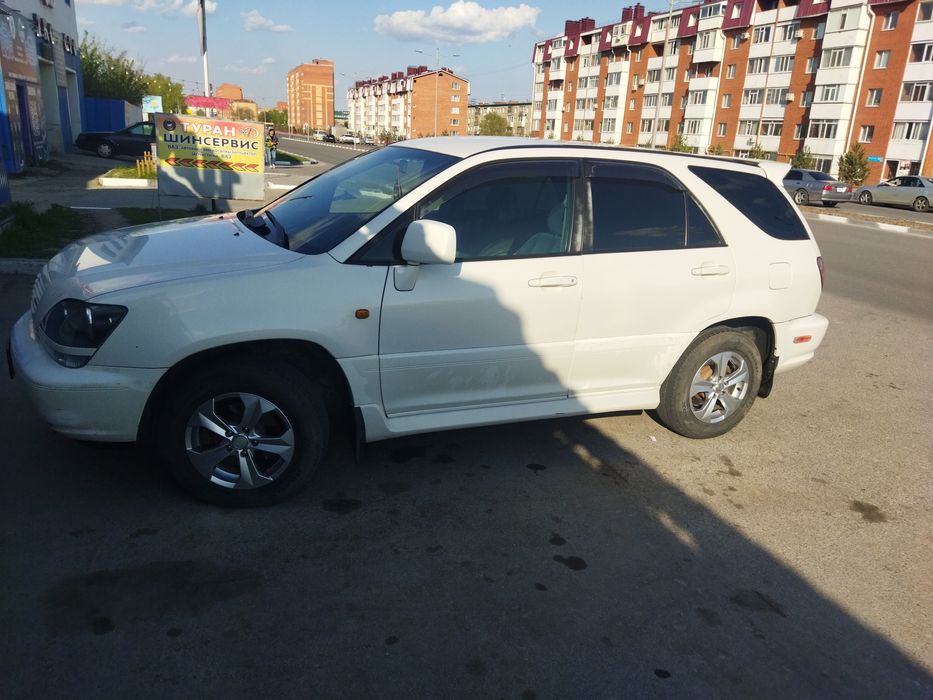 Тойота Harrier 2002г в отличном состояне