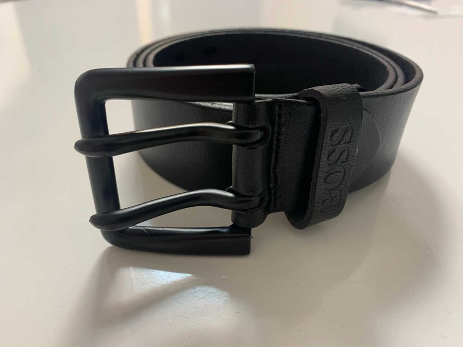 Чисто нов колан от естествена кожа HUGO BOSS размер 115см
