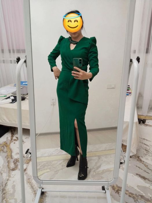 Платье зелёное очень модное сочный цвет 38 (44) размера