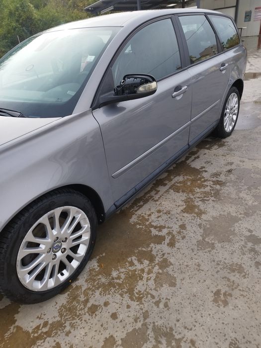 Продавам volvo v50