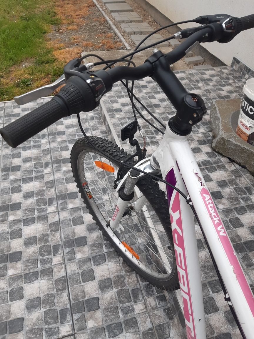 Bicicleta damă cadru aluminiu roti 26 18 viteze