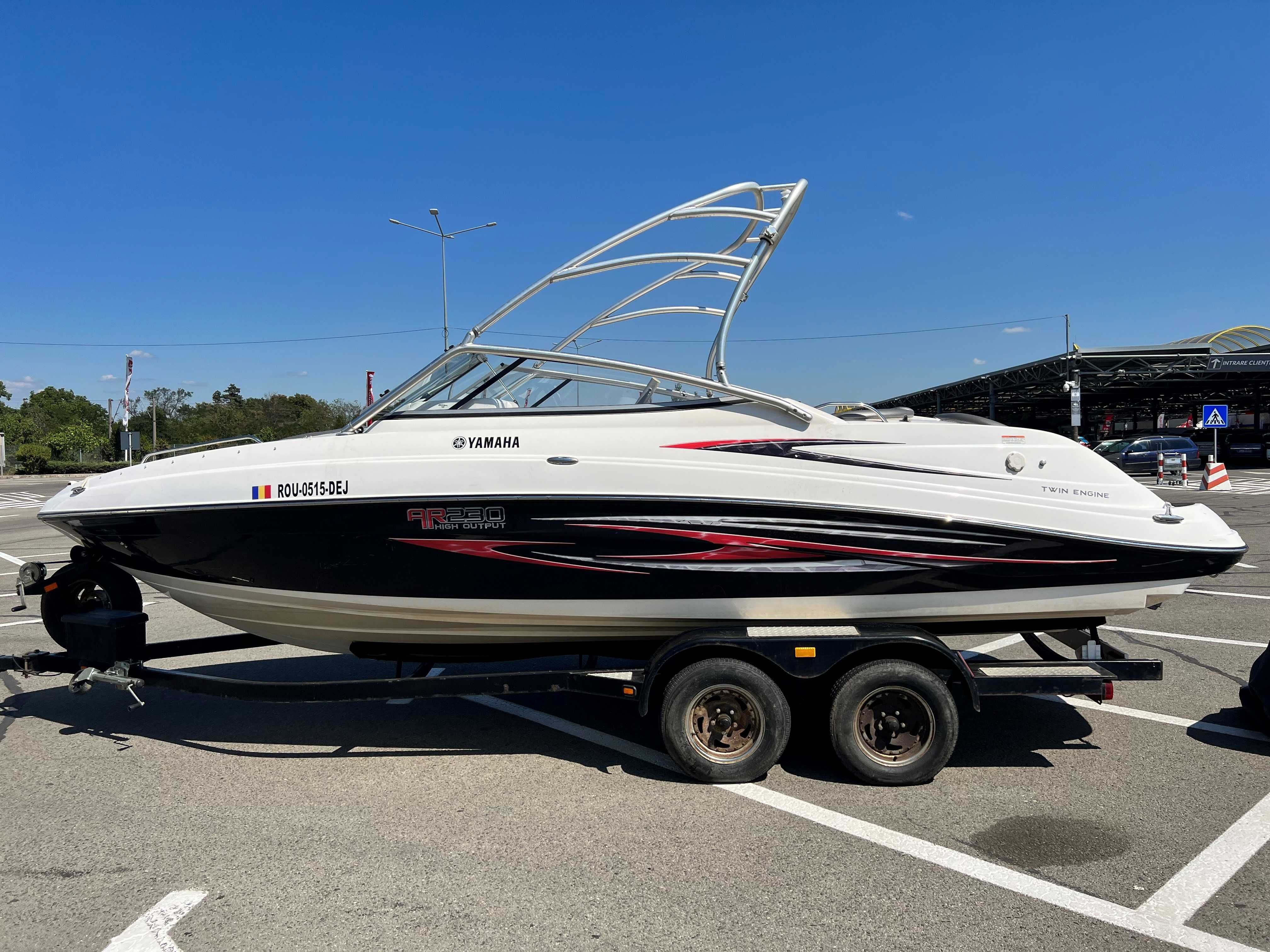 Jetboat YAMAHA AR230 - Ambarcatiune / Barca cu motor - accept schimb