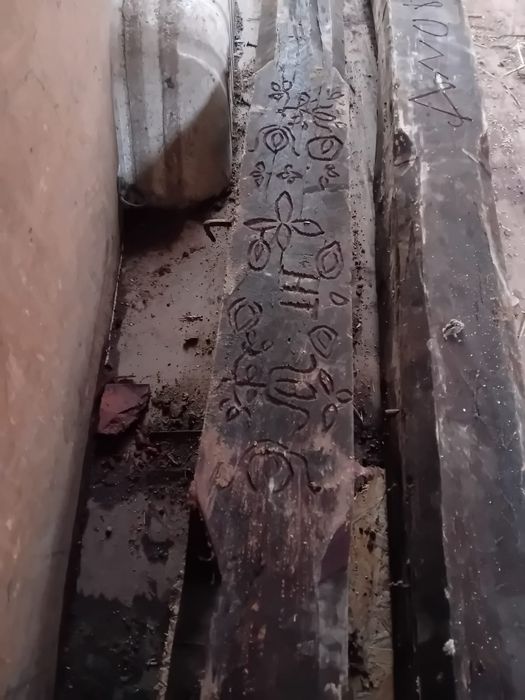 Grinzi vechi de stejar scruse