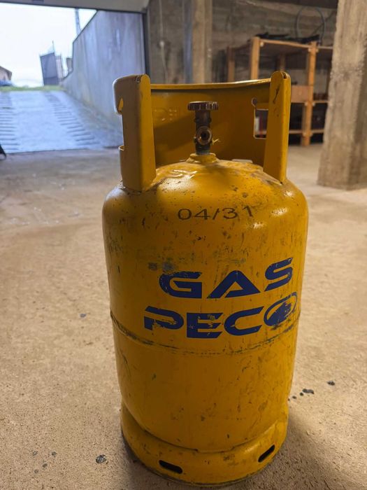 Butelia cu guler ,noua cu gaz aproape plin ( folosita foarte putin )