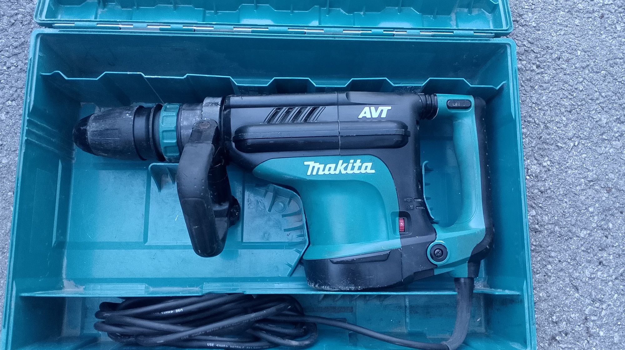 Къртач Makita HM 1213 C 1510вата