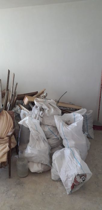 Transport moloz Car Moloz Debarasare mobila evacuare apartamente