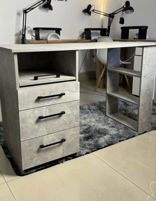 маникюрный стол новый