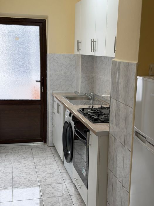 Inchiriez garsoniera, str. Mioritei