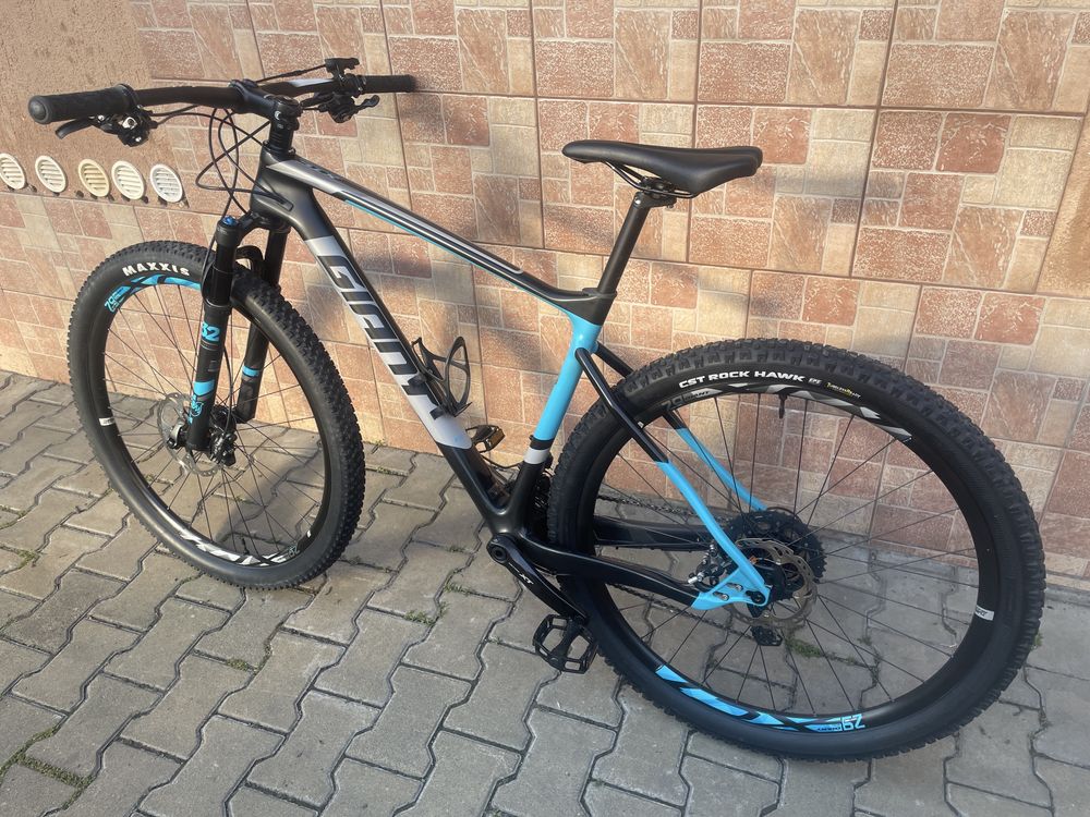 Bicicleta MTB"Giant" Carbon 29-er XT FOX Air