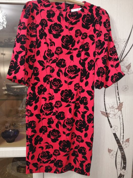 Продам платье размер 44-46